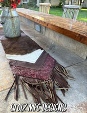 Load image into Gallery viewer, Table Runner 23