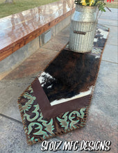 Load image into Gallery viewer, Table Runner 30