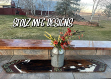 Load image into Gallery viewer, Table Runner 30