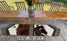 Load image into Gallery viewer, Table Runner 49
