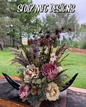 Load image into Gallery viewer, Horn Floral Arrangement 7
