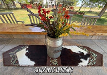 Load image into Gallery viewer, Table Runner 36
