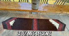 Load image into Gallery viewer, Table Runner 38
