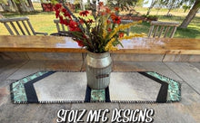 Load image into Gallery viewer, Table Runner 41
