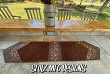 Load image into Gallery viewer, Table Runner 44
