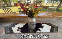 Load image into Gallery viewer, Table Runner 45
