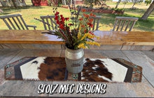 Load image into Gallery viewer, Table Runner 49

